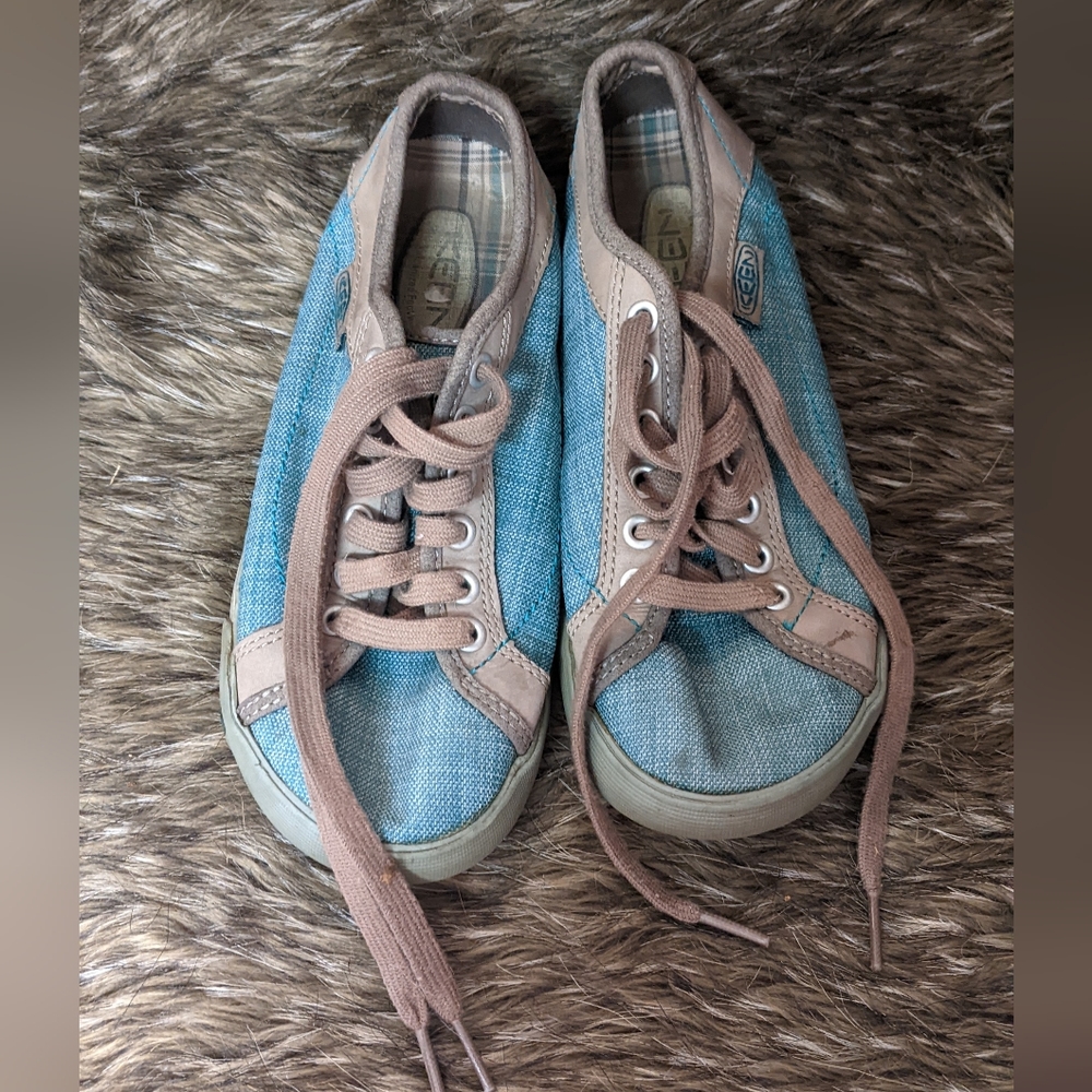 Keen Lace Up Plaid Flats- 6